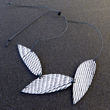 three leaf necklace