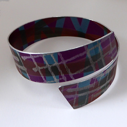 strip bangle